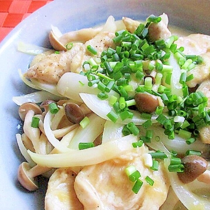 フライパンひとつで♪鶏むね肉と玉ねぎの香味味噌炒め